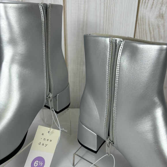 A New Day Boots Silver Size 6.5 Dress Ankle Comfort Boots Block Heel Metallic - Picture 5 of 15